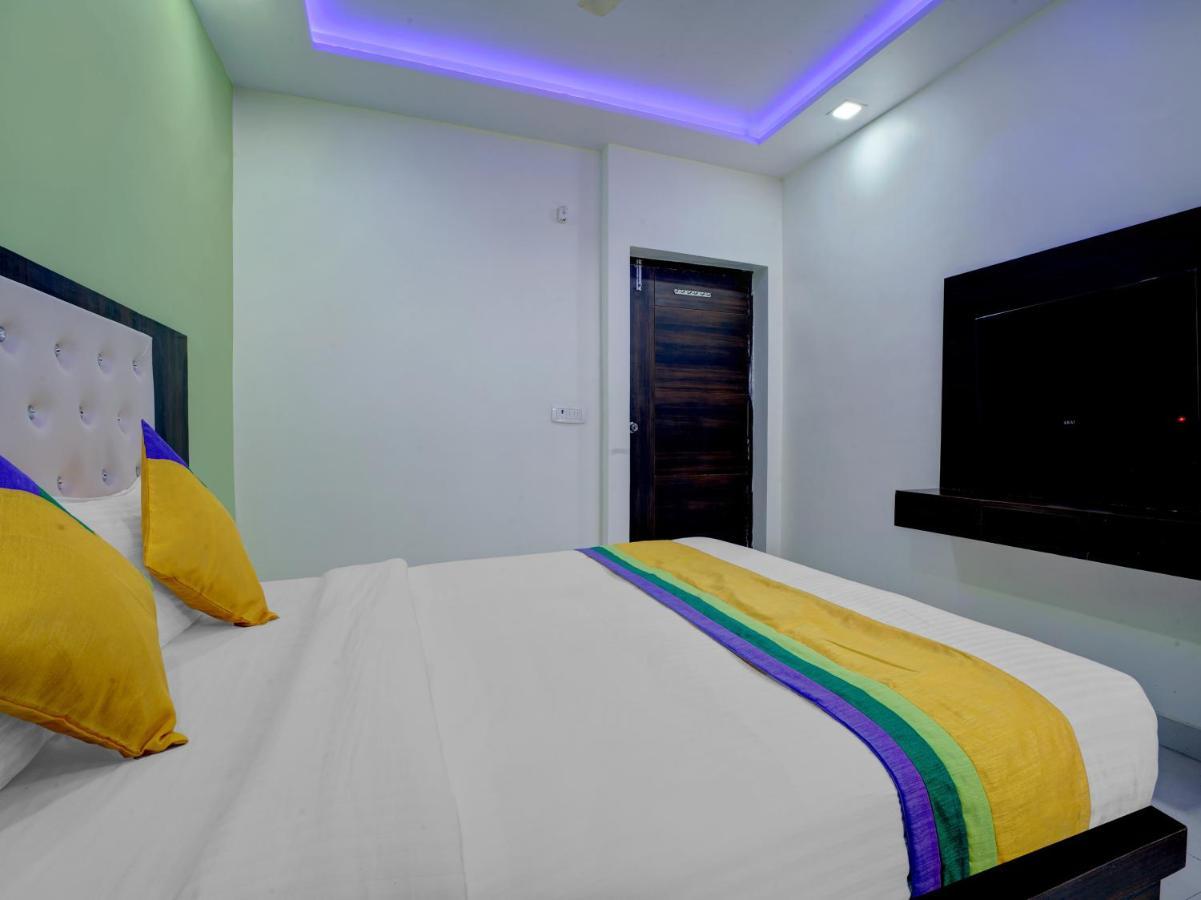 Hotel The Orient Tree, Agra Agra  Bagian luar foto